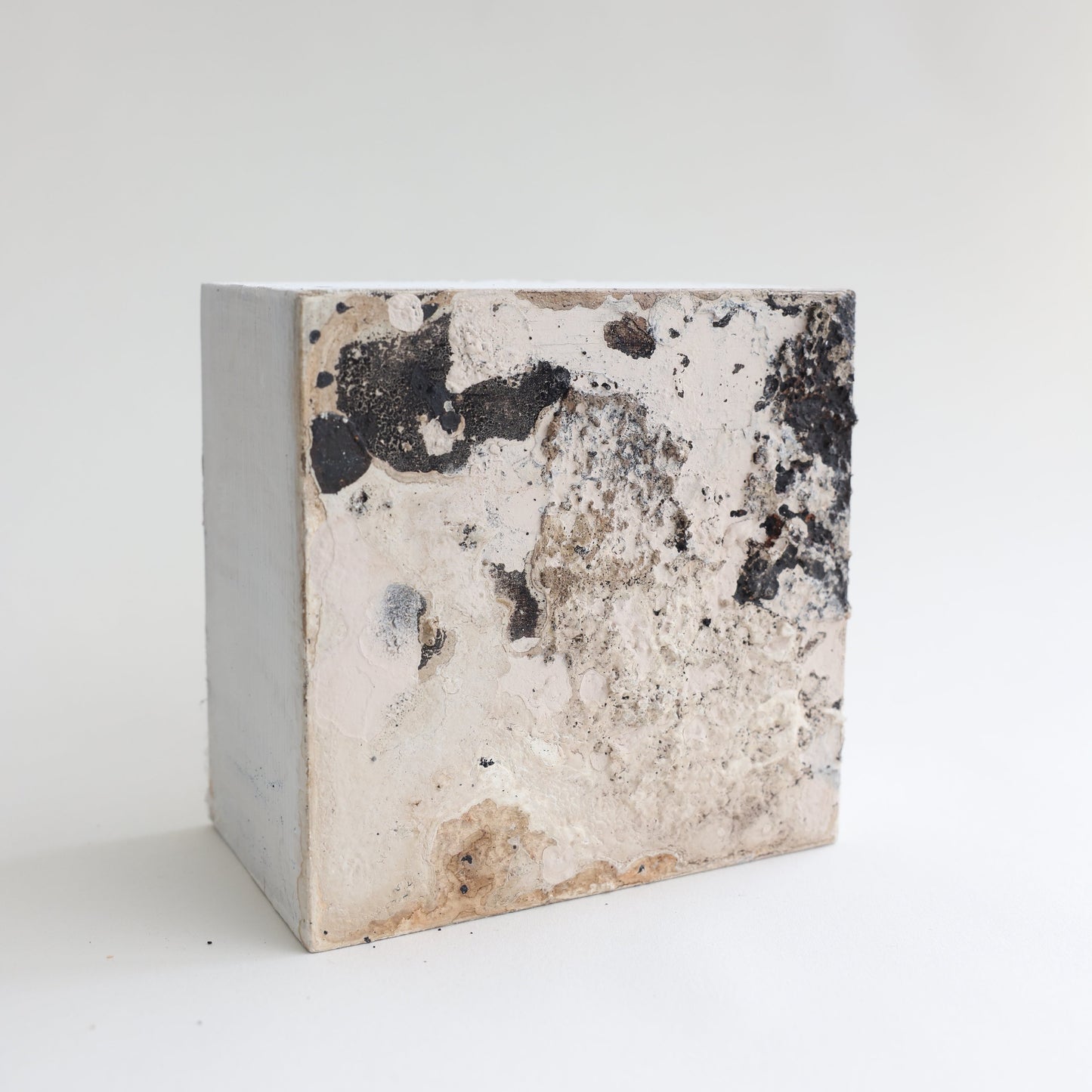 Cube "Mountain" No.01